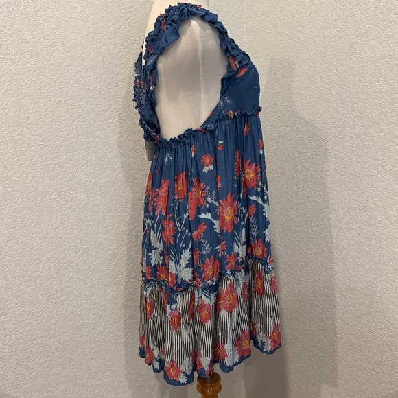 FREE PEOPLE Bali Wild Daisy Slip /
Stellar Combo size Medium - Picture 4 of 14